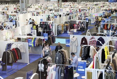 中国纺织品服装贸易展览会在纽约盛大开幕，服装服饰亮点纷呈